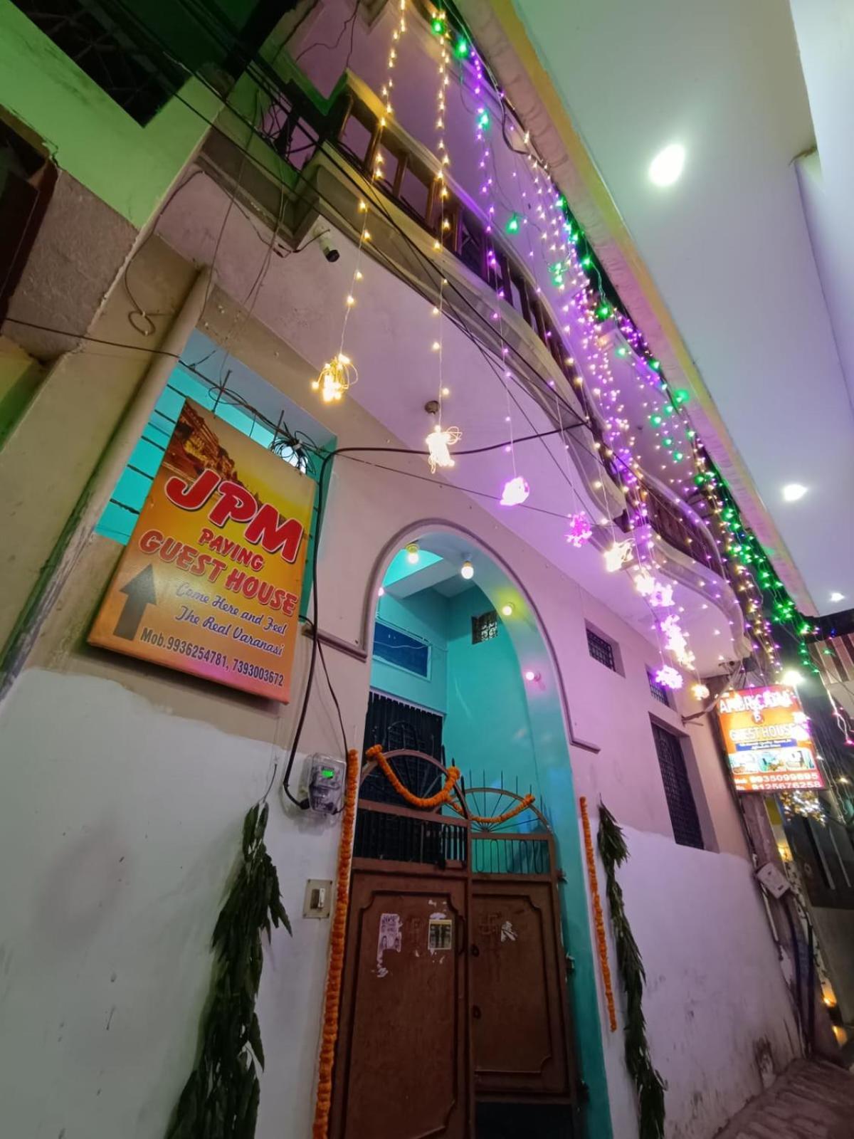 ורנאסי Jpm Guest House מראה חיצוני תמונה