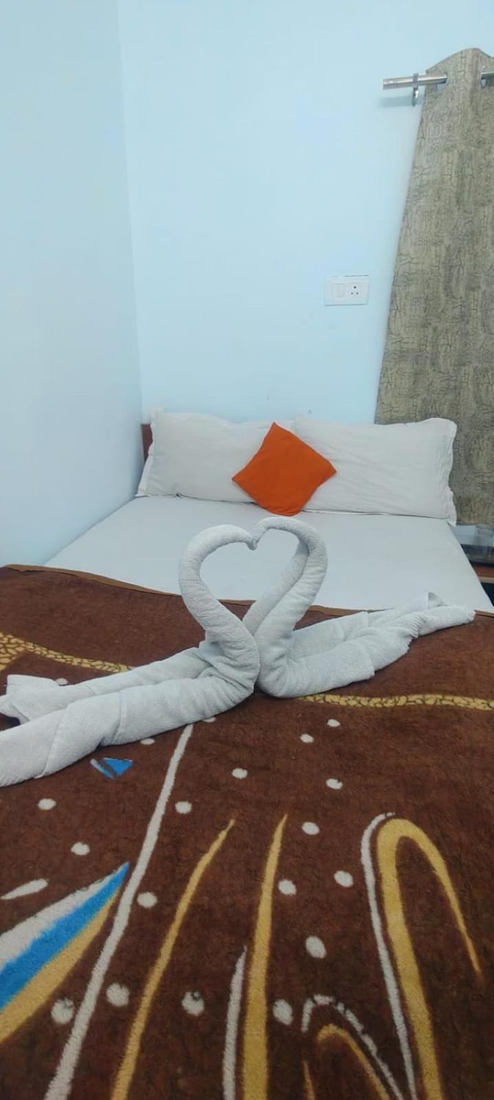 ורנאסי Jpm Guest House מראה חיצוני תמונה