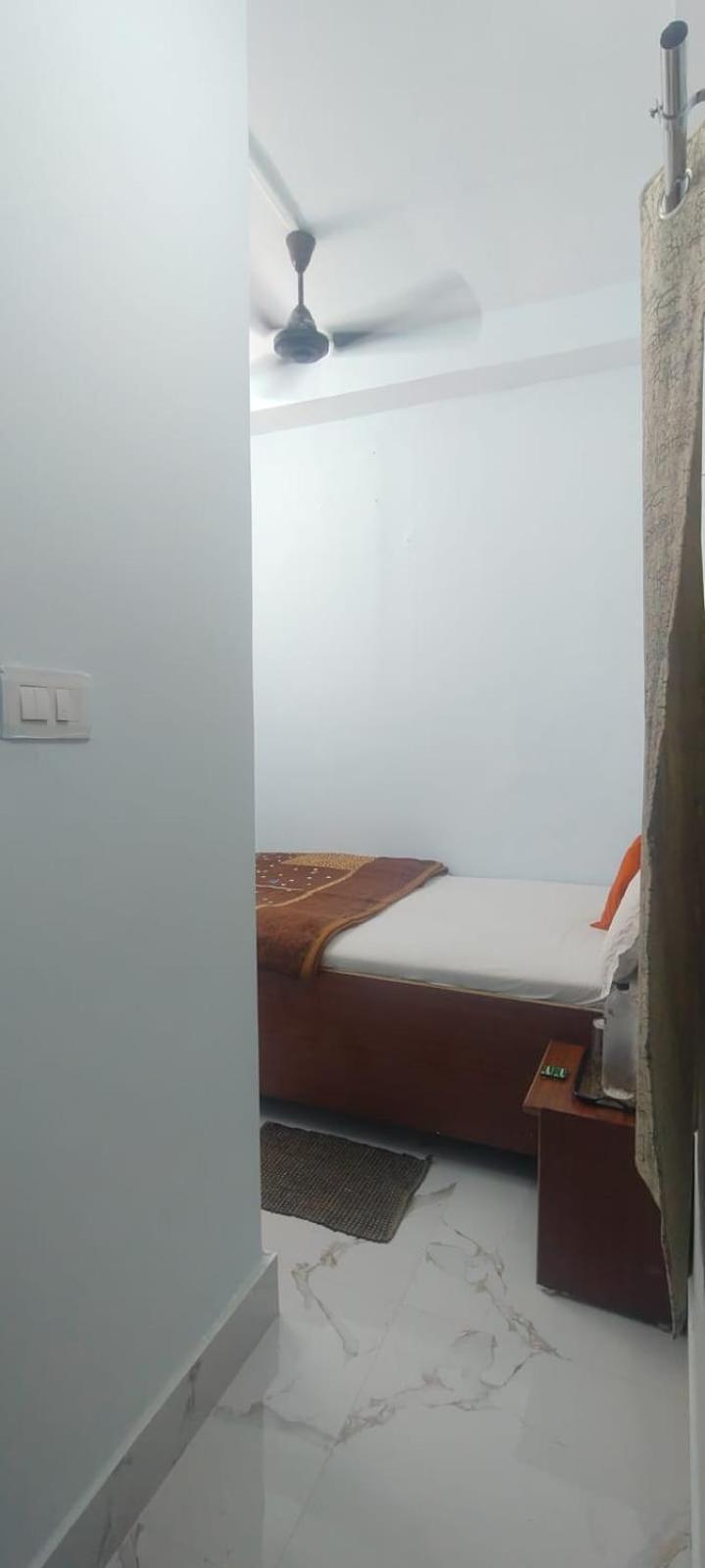 ורנאסי Jpm Guest House מראה חיצוני תמונה