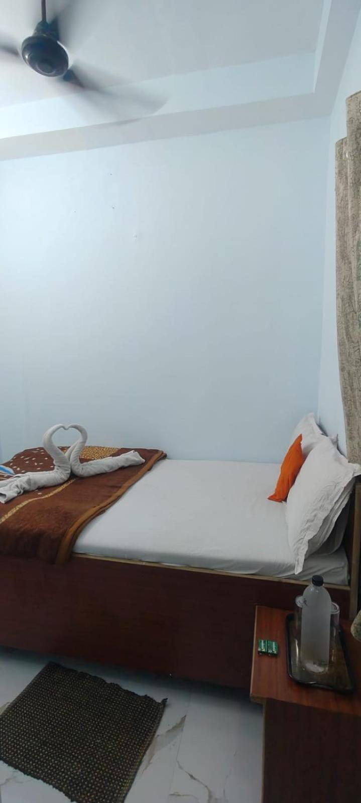 ורנאסי Jpm Guest House מראה חיצוני תמונה