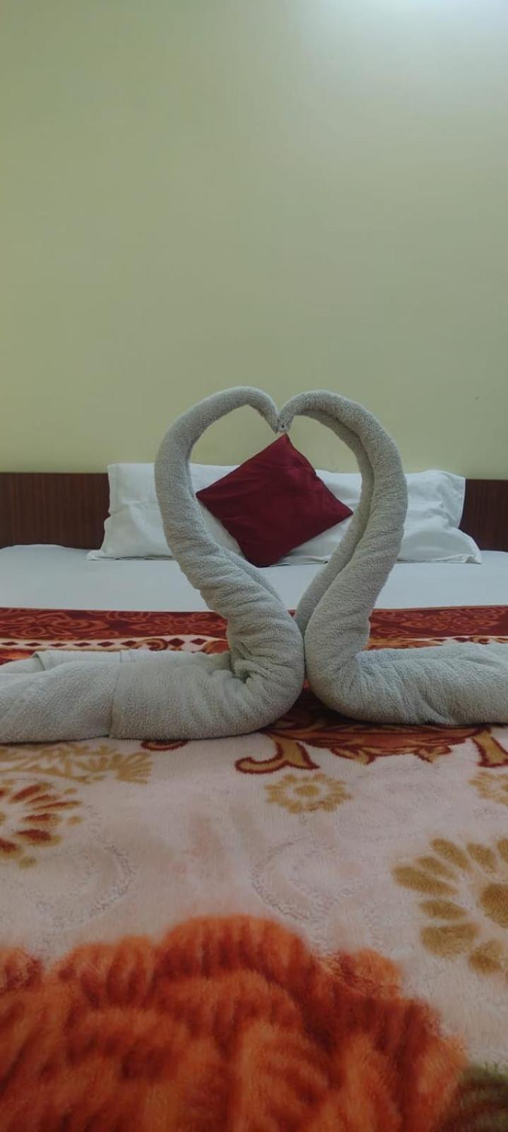 ורנאסי Jpm Guest House מראה חיצוני תמונה